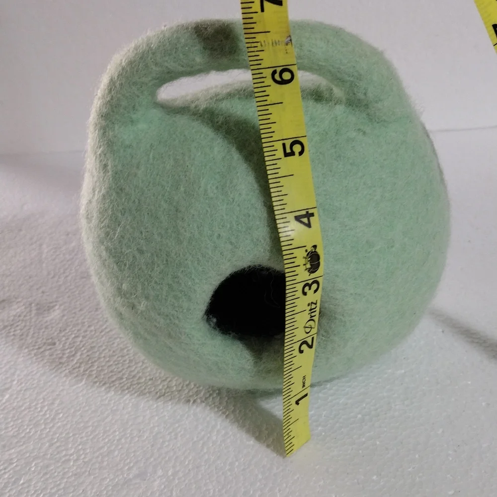 Felt pet home